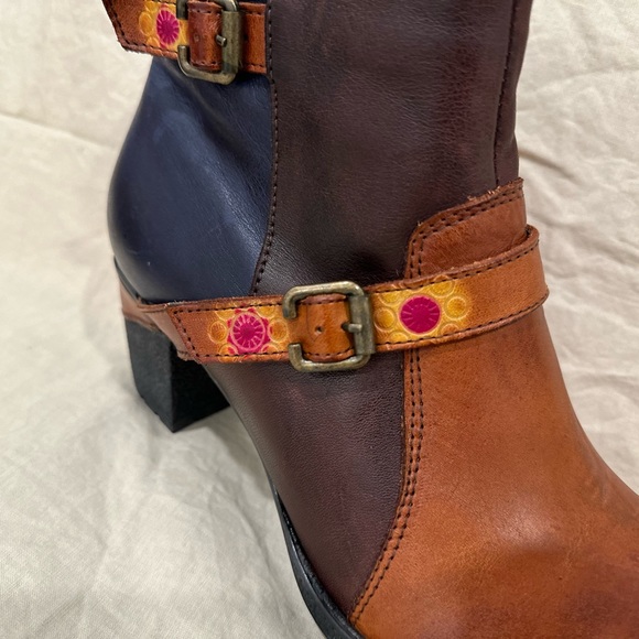 L’Artiste Spring Step Bootie - Picture 10 of 11